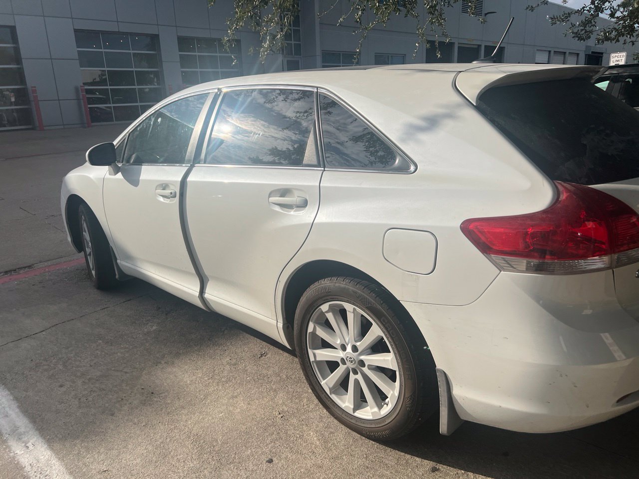 Used 2011 Toyota Venza FWD image 2