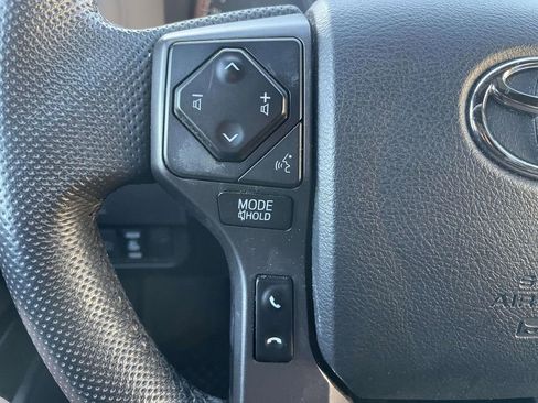 Used 2020 Toyota Tacoma TRD Sport image 31