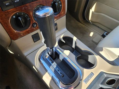 Used 2010 Ford Explorer Eddie Bauer image 26