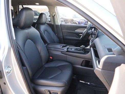 Certified 2025 Toyota Grand Highlander AWD image 27