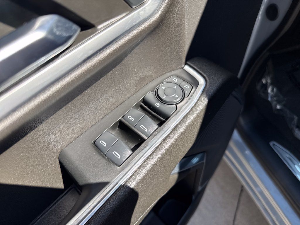 Used 2024 Chevrolet Silverado 1500 LT AWD/4WD image 11