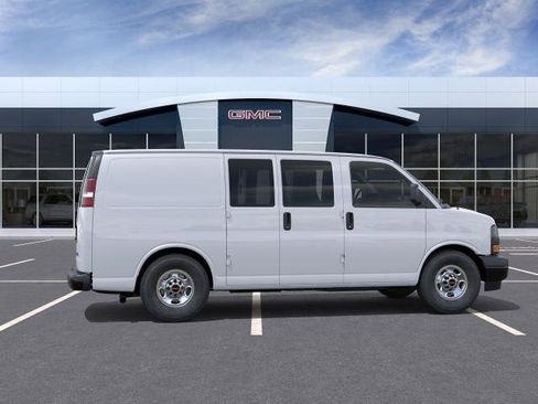 New 2026 GMC Savana 3500 RWD image 5