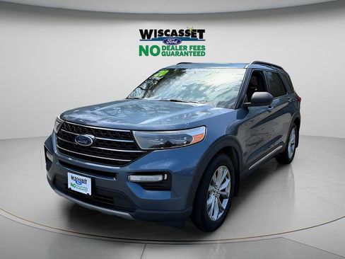 Used 2020 Ford Explorer XLT w/ Equipment Group 202A AWD/4WD image 17