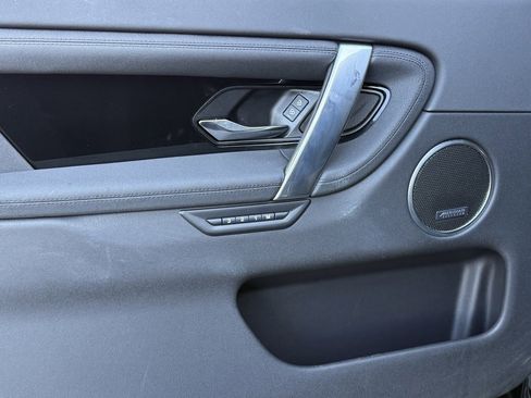 Used 2023 Land Rover Discovery Sport SE image 13