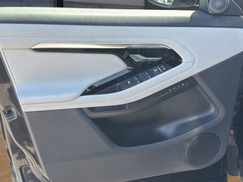 Used 2022 Land Rover Range Rover Evoque R-Dynamic S AWD/4WD image 22