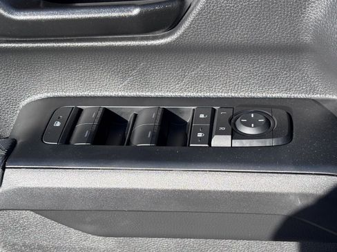 Used 2025 Toyota Tacoma SR5 AWD/4WD image 21