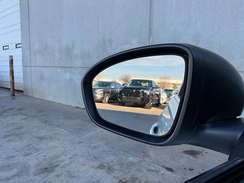 Used 2025 Nissan Altima 2.5 SV image 19