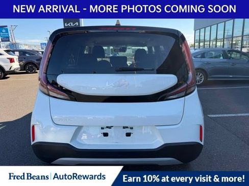 Used 2025 Kia Soul LX w/ LX Technology Package FWD image 6