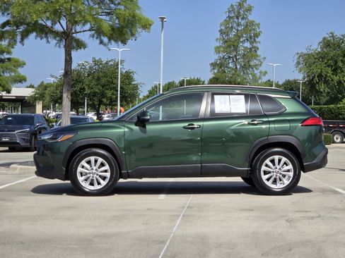 Used 2023 Toyota Corolla Cross LE w/ Moonroof Package FWD image 2