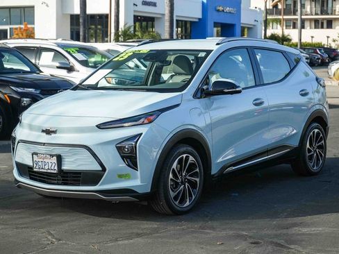 Used 2023 Chevrolet Bolt EUV Premier w/ Super Cruise Package image 3