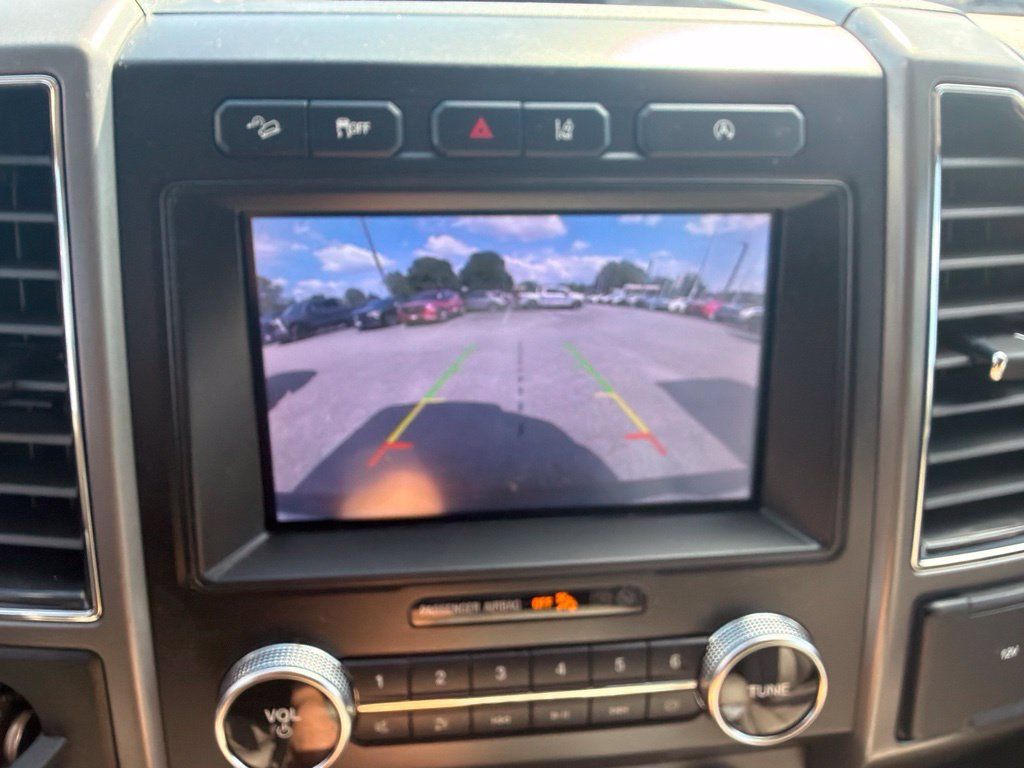 Used 2020 Ford Expedition XLT w/ Equipment Group 202A AWD/4WD image 14