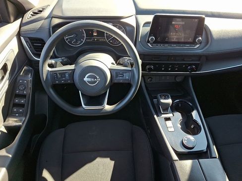 Used 2024 Nissan Rogue S image 11