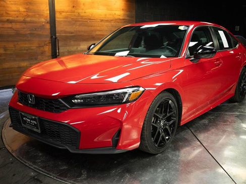 Used 2025 Honda Civic Sport image 2