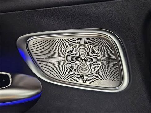 Certified 2025 Mercedes-Benz GLC 300 4MATIC image 33