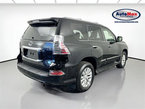 Used 2017 Lexus GX 460 image 2