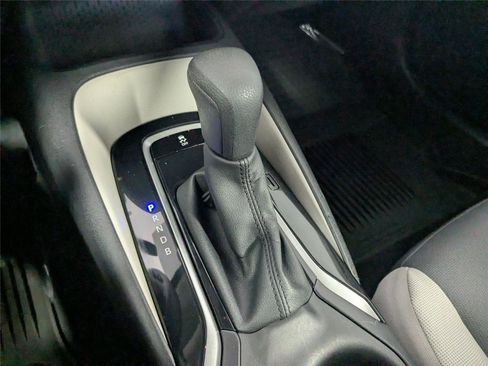 Used 2024 Toyota Corolla LE w/ LE Convenience Package image 18