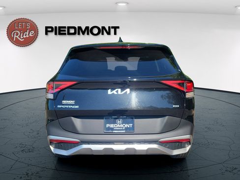 Used 2023 Kia Sportage LX AWD/4WD image 6