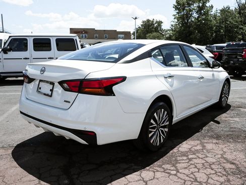 Used 2025 Nissan Altima 2.5 SV AWD/4WD image 6