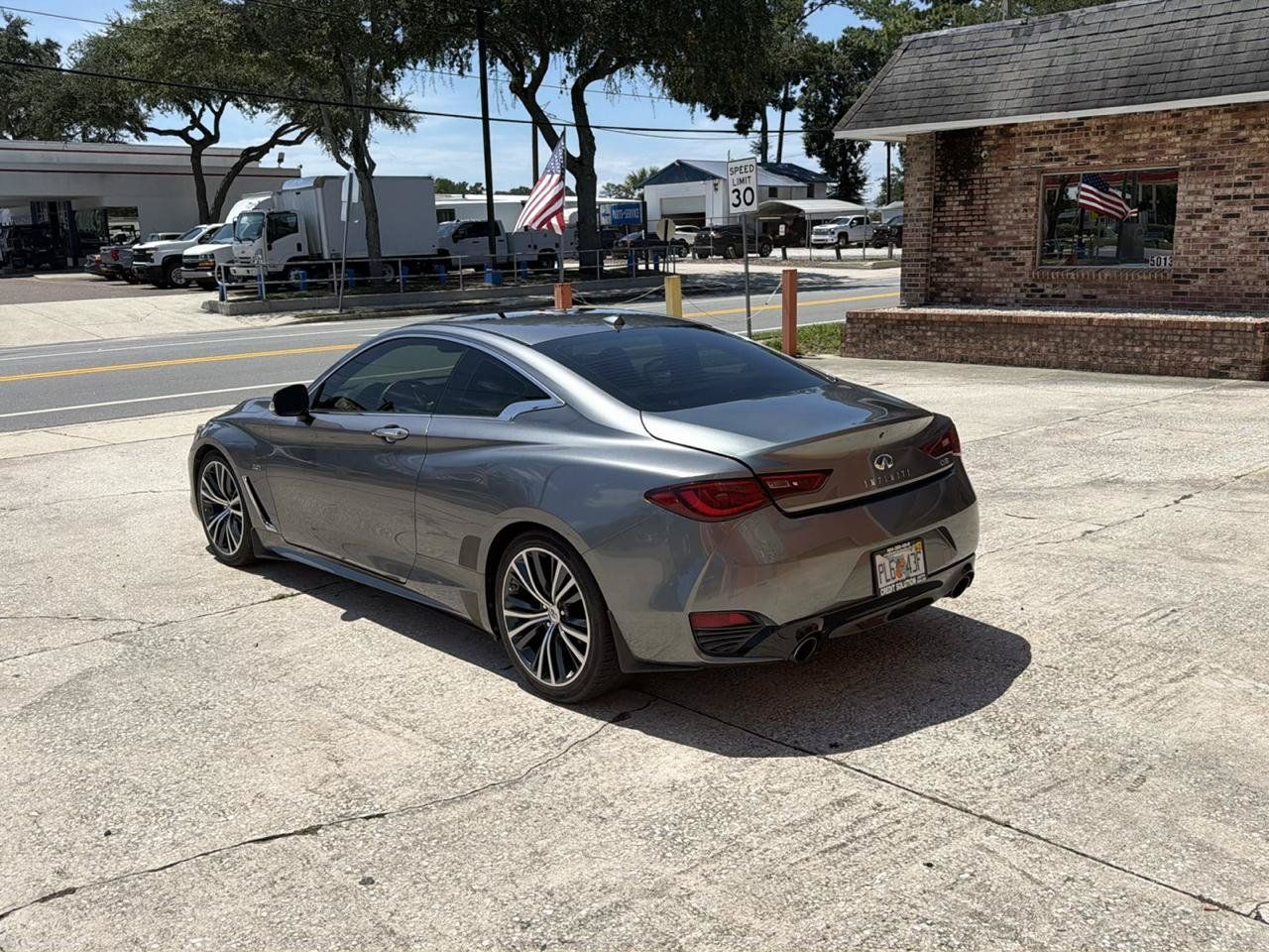Used 2017 INFINITI Q60 3.0t w/ Premium Plus Package 3.0T RWD image 5