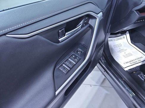 Used 2022 Toyota RAV4 Limited image 11