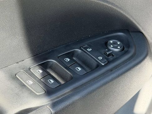 Certified 2024 Hyundai Venue SEL FWD image 17
