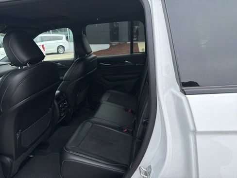 Used 2023 Jeep Grand Cherokee Altitude image 10