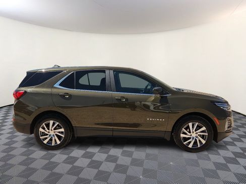 Used 2024 Chevrolet Equinox LT w/ LPO, Floor Liner Package FWD image 5