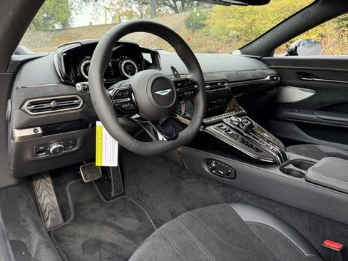 New 2025 Aston Martin V8 Vantage Coupe image 3
