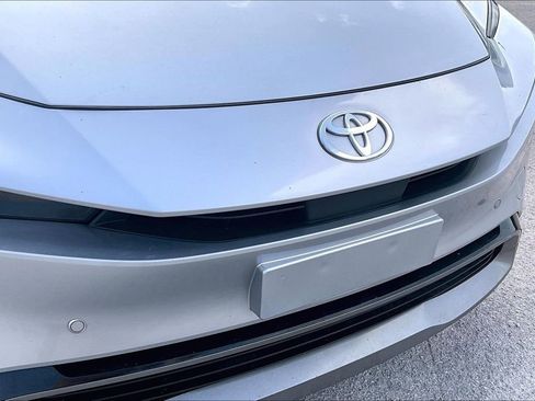 Used 2023 Toyota Prius XLE image 32