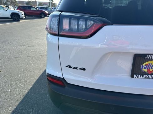 Used 2023 Jeep Cherokee Altitude Lux image 7