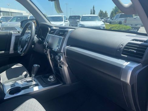 Used 2024 Toyota 4Runner SR5 AWD/4WD image 32