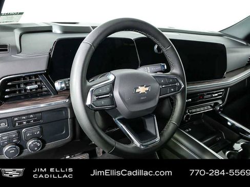 Used 2025 Chevrolet Tahoe LT AWD/4WD image 4