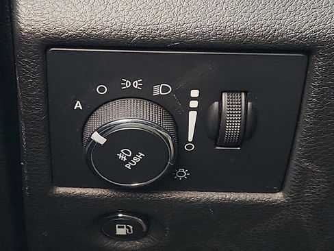 Used 2021 Jeep Grand Cherokee Laredo X image 25