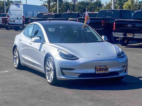 Used 2018 Tesla Model 3 Long Range image 5