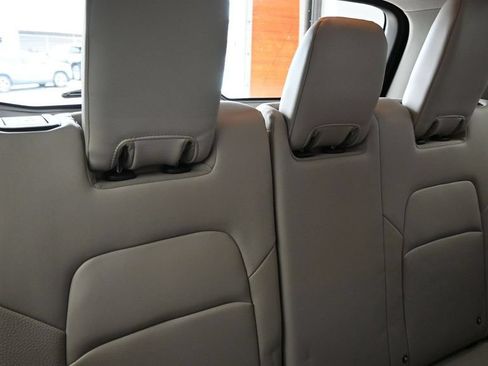 Used 2024 Nissan Pathfinder SL FWD image 17