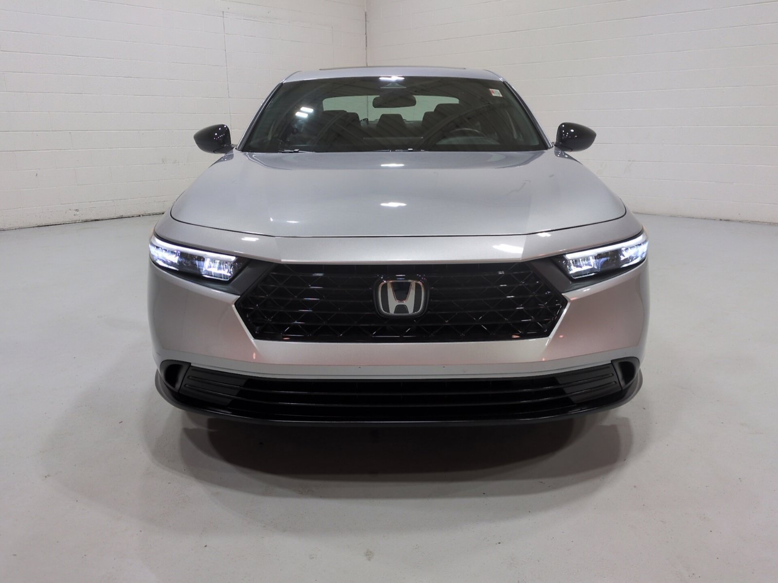 Used 2025 Honda Accord Sport image 9