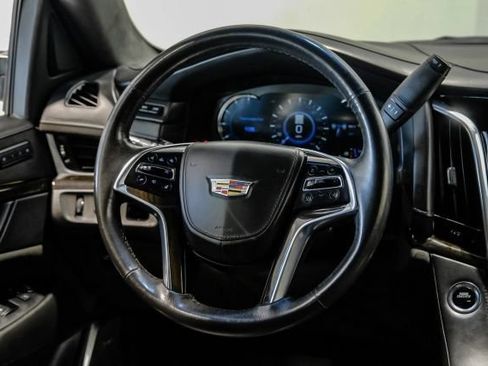 Used 2020 Cadillac Escalade Platinum RWD image 24