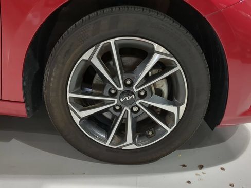 Used 2023 Kia Forte LXS w/ LXS Technology Package FWD image 6