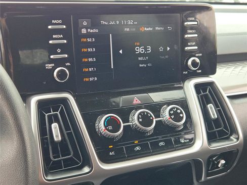 Used 2022 Kia Sorento LX AWD/4WD image 30
