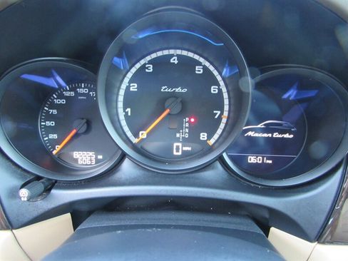 Used 2016 Porsche Macan Turbo AWD/4WD image 23