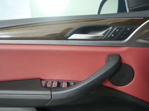 Used 2024 BMW X3 sDrive30i w/ Premium Package image 8