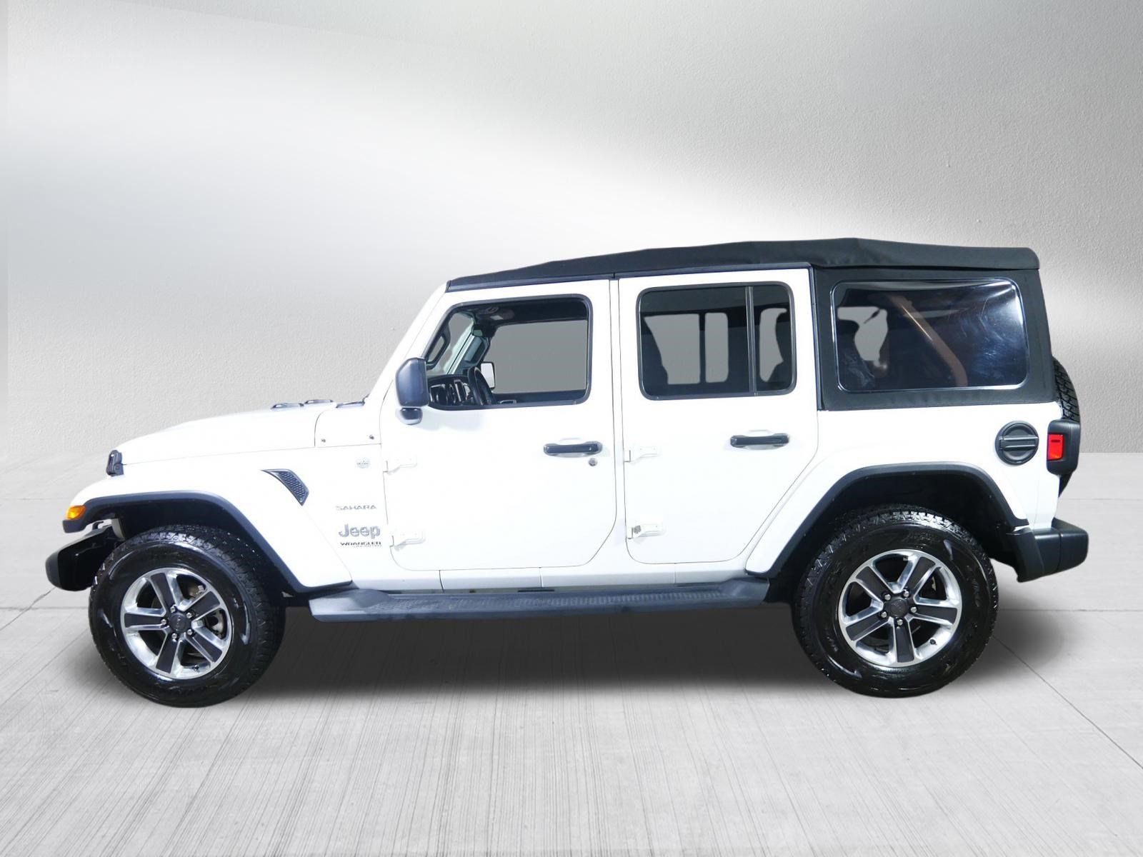 Used 2018 Jeep Wrangler Unlimited Sahara AWD/4WD image 4
