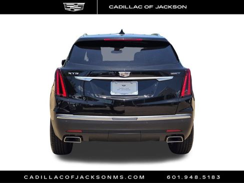 Used 2025 Cadillac XT5 Luxury FWD image 6