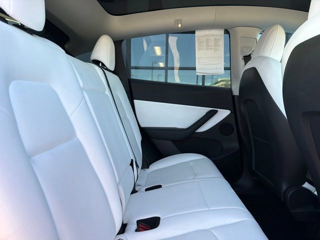 Used 2022 Tesla Model Y Performance AWD/4WD image 14