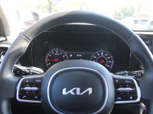 Certified 2022 Kia Sorento SX AWD/4WD image 27