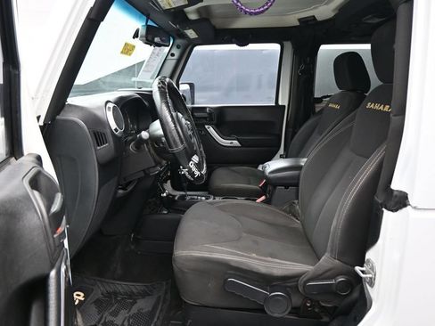 Used 2014 Jeep Wrangler Sahara w/ Dual Top Group AWD/4WD image 9
