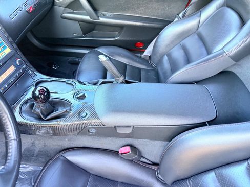 Used 2006 Chevrolet Corvette Z06 w/ Preferred Equipment Group RWD image 19