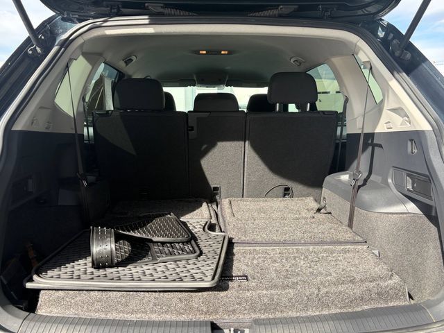 Used 2018 Volkswagen Tiguan S w/ 3rd Row Seat Package AWD/4WD image 33