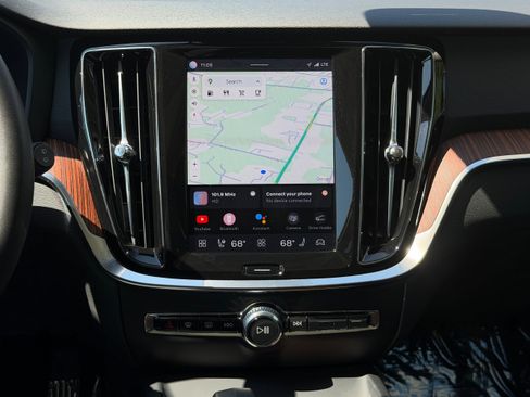 Certified 2025 Volvo V60 B5 Cross Country Plus AWD/4WD image 13