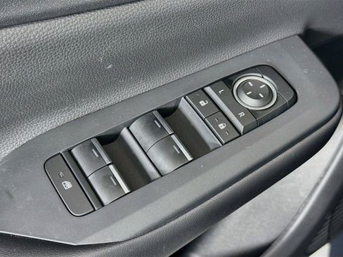 Certified 2026 Toyota Prius Plug-In Hybrid FWD image 29